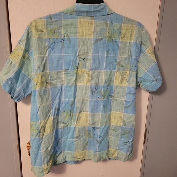 Fashion Classics Brand Short Sleeve Floral Button Down and Stretchy Tank Set - Picture 5 of 5